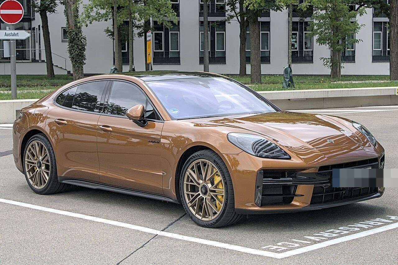 Porsche Panamera 4