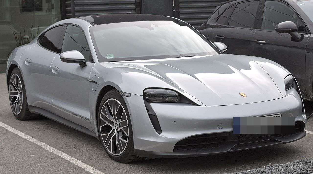 Porsche Taycan RWD