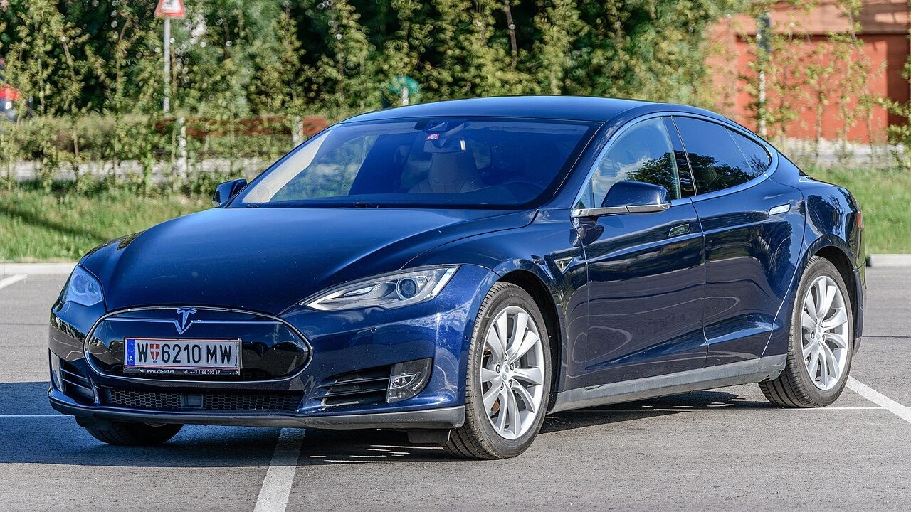 Tesla Model S Dual Motor AWD