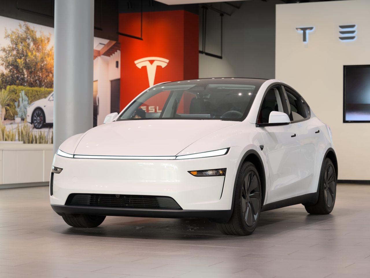 Tesla Model Y RWD